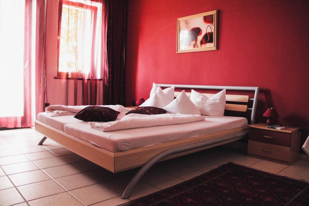 Pannonhalma Panzio Bed and Breakfast Buitenkant foto