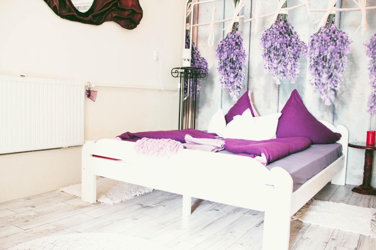Pannonhalma Panzio Bed and Breakfast Buitenkant foto