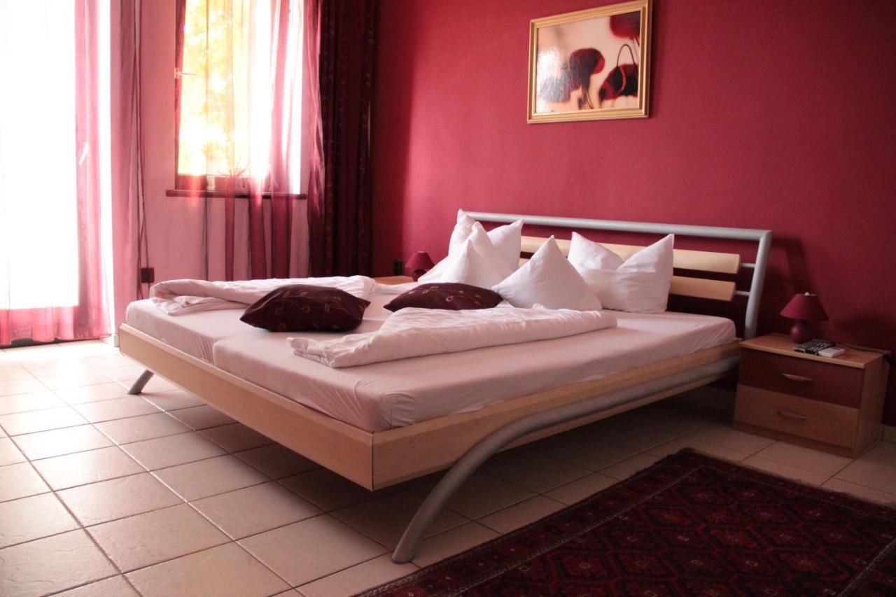 Pannonhalma Panzio Bed and Breakfast Buitenkant foto