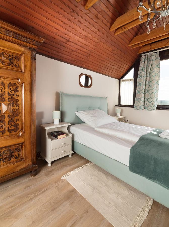 Pannonhalma Panzio Bed and Breakfast Buitenkant foto