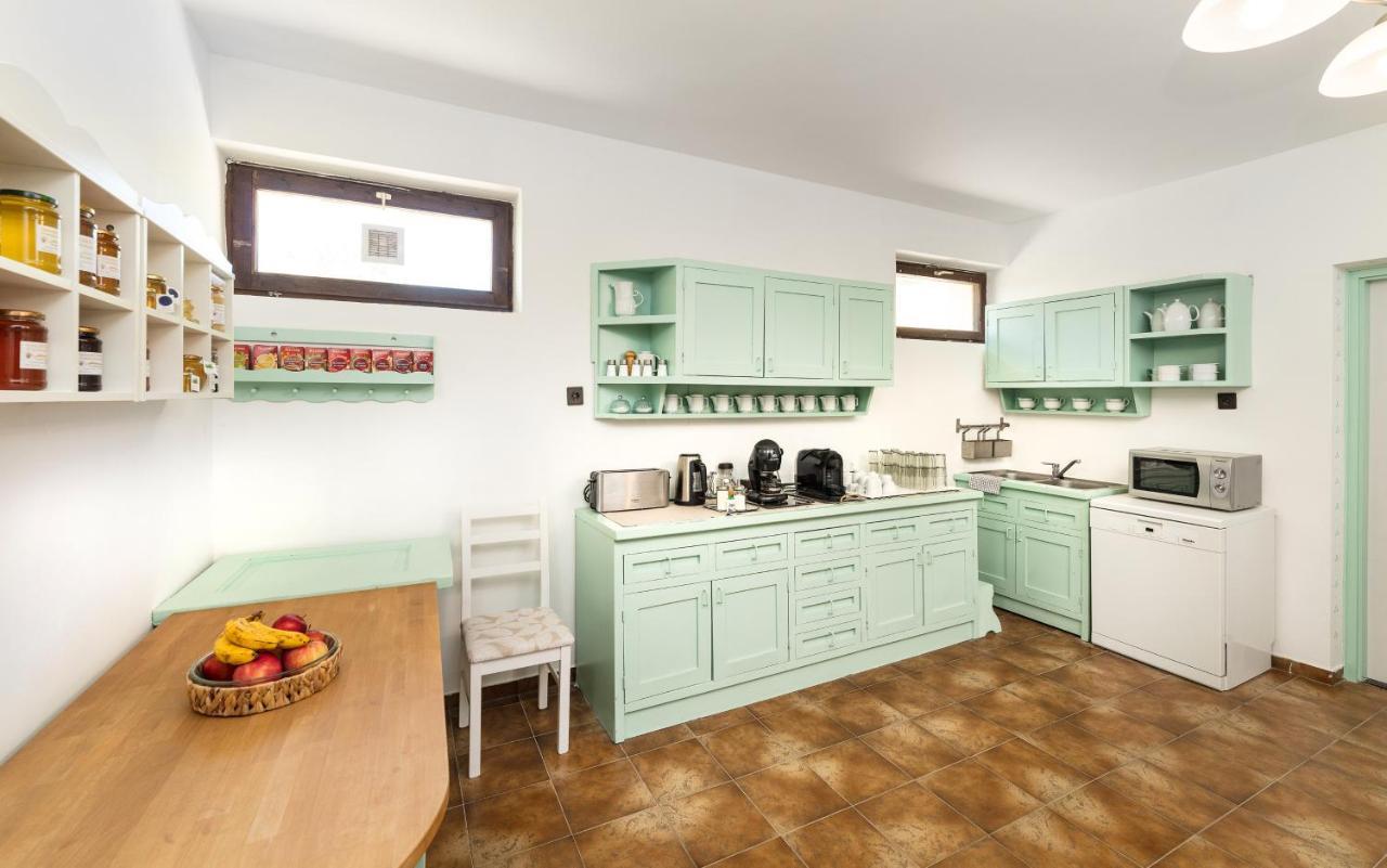 Pannonhalma Panzio Bed and Breakfast Buitenkant foto