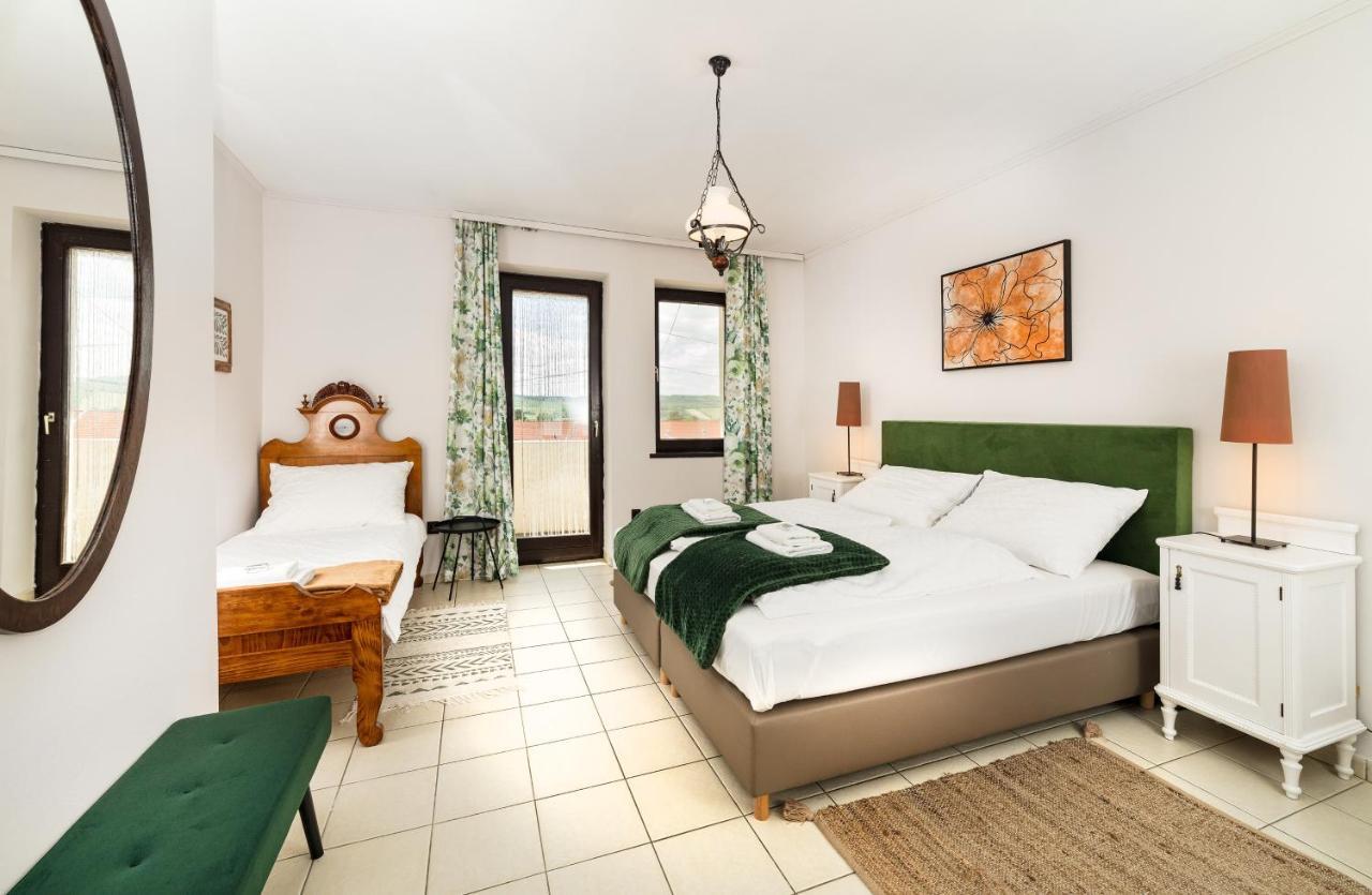 Pannonhalma Panzio Bed and Breakfast Buitenkant foto